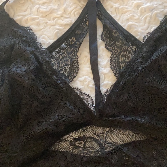 ♥️💕♥️Strappy black bralette - Picture 2 of 5